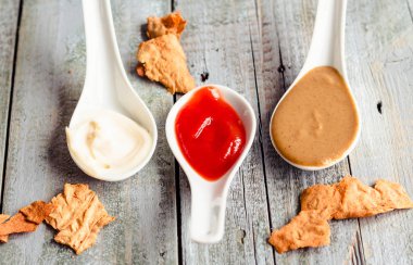 Ağaç klasik sos - ketçap, mayonez, hardal b kümesi