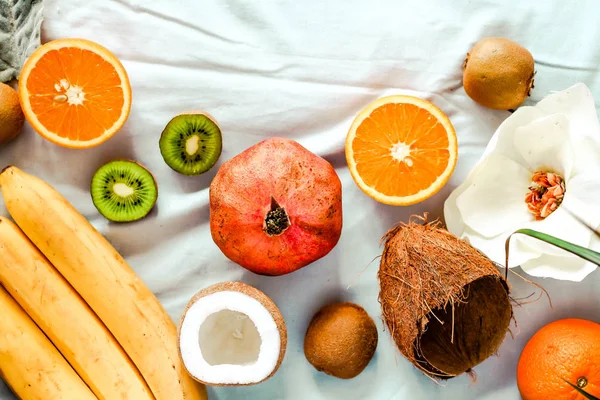 Fresh fruit background. Healthy eating and dieting concept. Wint — Stock Photo, Image