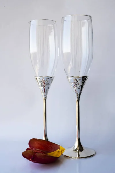 Glasses Champagne Petals Tulips — Stock Photo, Image