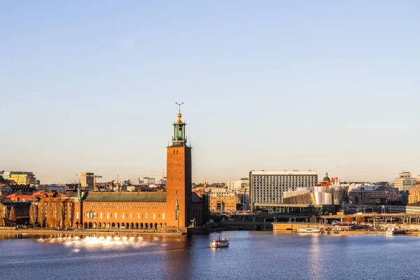 Municipio di Stoccolma (Stoccolma) - vista panoramica al tramonto — Foto Stock