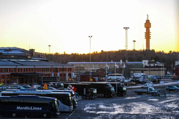 Stockholm Seaport, 6 dicembre 2016: bellissima alba sulla capitale svedese — Foto Stock