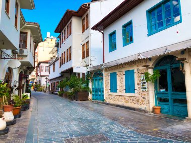 Antalya 'nın eski kenti Kaleici Türkiye' nin eski Osmanlı zaman binalarıyla dolu boş sokaklar 