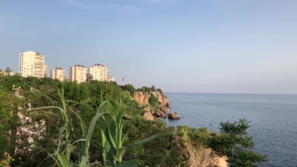 Здания Зеленые Скалы Вид Средиземное Море Турецкой Анталье Видео Акциями — стоковое видео