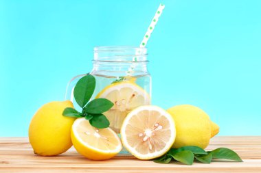  Narenciye limonata limon dilimli, sağlıklı su ve wat Detoks