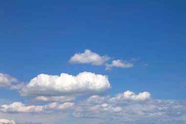 CLonD ve gökyüzü güneşli gün