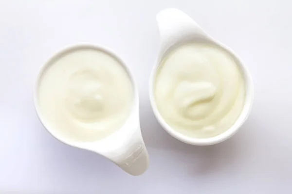 Close-up van natuurlijke romige witte yoghurt in Beker — Stockfoto