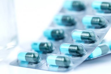 Mavi tıp kapsül yakından seçici odak