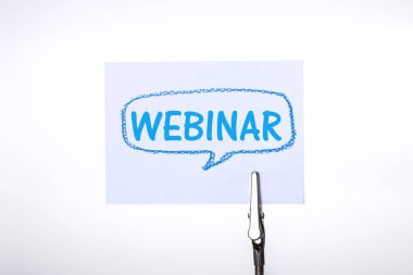 Webinar kelime üzerinde beyaz kağıt not yazma 