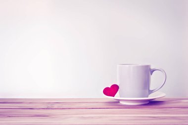 Kahve Kupası Kupa kırmızı kalp şeklinde ahşap tablo 