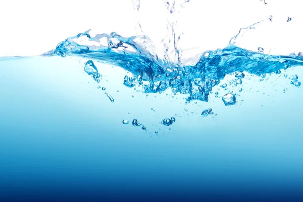 Fermer bleu éclaboussure d'eau avec bulles sur fond blanc — Photo