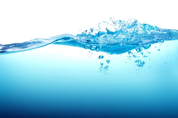 Fermer bleu éclaboussure d'eau avec bulles sur fond blanc — Photo