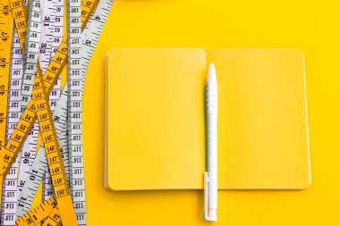 Diyet kontrol konsepti. V 'deki Ölçüm Bandı Renkli