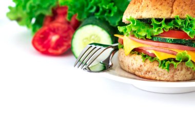 Burger sandviç ile pastırma, jambon ekmek ve sebze ile peynir