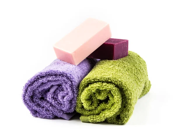 Savon naturel sur serviette de bain — Photo