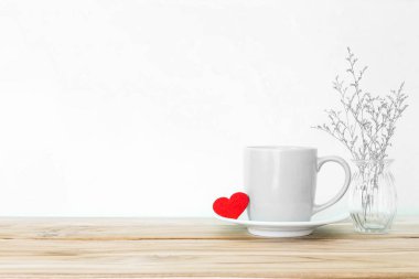 Kahve Kupası Kupa kırmızı kalp şeklinde ahşap tablo, romantik bir