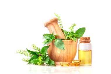 Reyhan ve uçucu yağ ile ahşap harç sıcak fesleğen bir