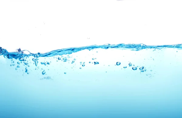 Fermer bleu éclaboussure d'eau avec bulles sur fond blanc — Photo