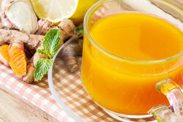 Zerdeçal çay bir fincan limon ve zencefil, reduc sağlayacağı yararlar
