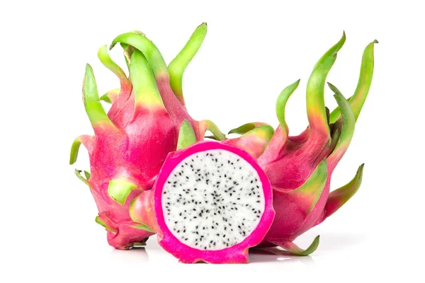 De verse Dragon fruit of fruit van de pitahaya's geïsoleerd op witte bac — Stockfoto