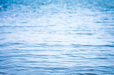 Güzel parlak parlak tropikal mavi deniz kumsal, fr bulanıklık