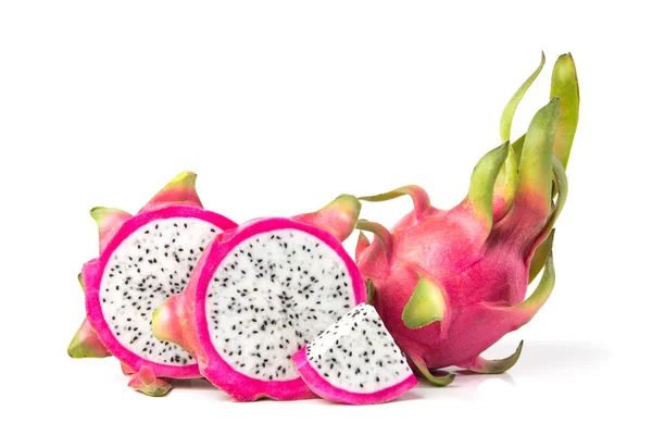 De verse Dragon fruit of fruit van de pitahaya's geïsoleerd op witte bac — Stockfoto