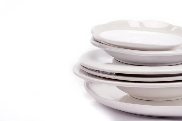흰색 배경 및 t 설정된 빈 흰색 식사 접시를 닫습니다 — 스톡 사진