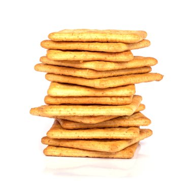 Beyaz arka plan üzerinde sağlıklı kepekli kraker kapatın