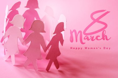 Tatlı pembe kız kağıt bebek 8 Mart ay kampanyada tanıtmak mutlu kadın gün sembollerin pembe arka plan üzerinde