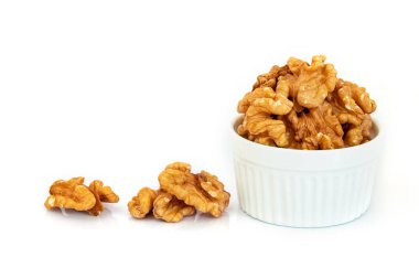 Cevizleri kapatın, Juglans rejimi, mükemmel bir kaynak. 