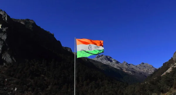 Gloriosa Bandera India Ondeando Viento Cerca Del Bum Pass Cerca — Foto de Stock