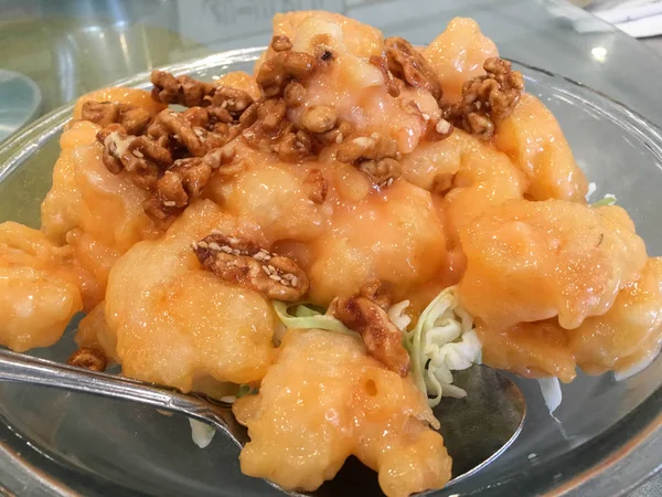 Crevettes aux noix, cuisine chinoise — Photo