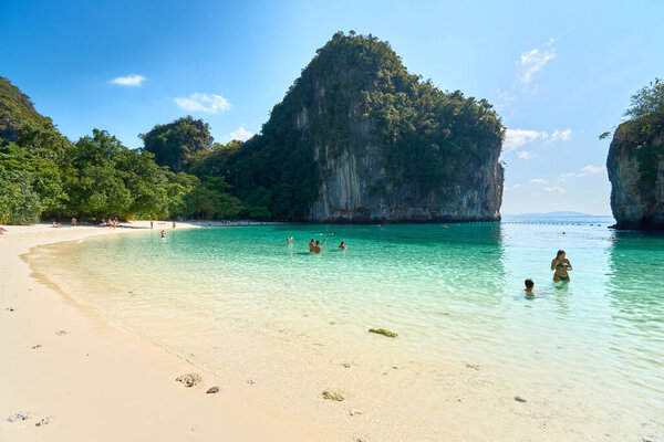 Остров Гонконг, природная и знаменитая достопримечательность, расположенная в Тайланде
.