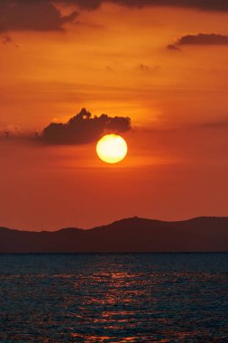 1 Mart 2020, Tayland 'ın Khlong Muang Sahili' nde gün batımı manzarası..