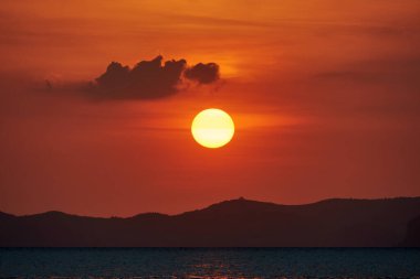 1 Mart 2020, Tayland 'ın Khlong Muang Sahili' nde gün batımı manzarası..