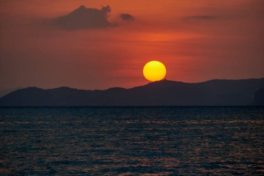 1 Mart 2020, Tayland 'ın Khlong Muang Sahili' nde gün batımı manzarası..