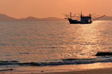 1 Mart 2020, Tayland 'ın Khlong Muang Sahili' nde gün batımı manzarası..