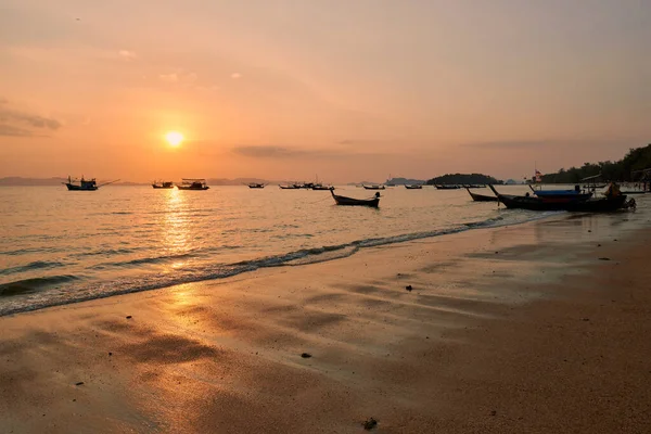Marzo 2020 Una Vista Atardecer Khlong Muang Beach Provincia Krabi — Foto de Stock