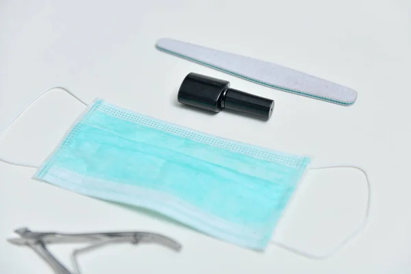 젤라틴 의료용 마스크 매니큐어 코로나 바이러스 컨셉트 Colgrage Manicure Set 스톡 이미지