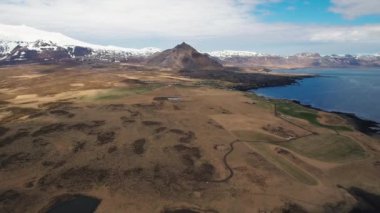 İzlanda kara evleri izolasyonu 