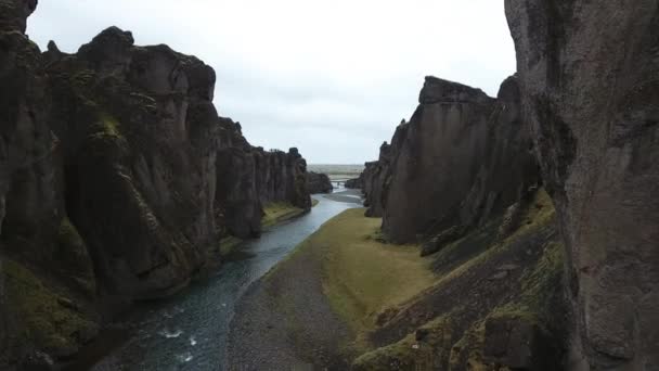 Flying Canyon Next Titanic Walls — Stock Video