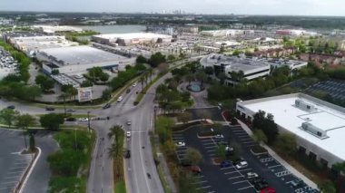 Orlando Florida 'daki Millenia alışveriş merkezinin hava görüntüleri.