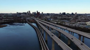 Baltimore hava günbatımının videosu 