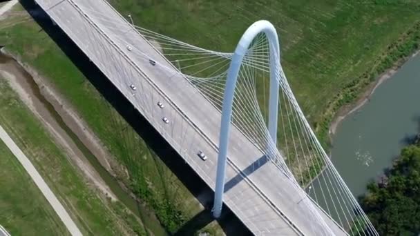 Dallas Pont Aérien Filature — Video