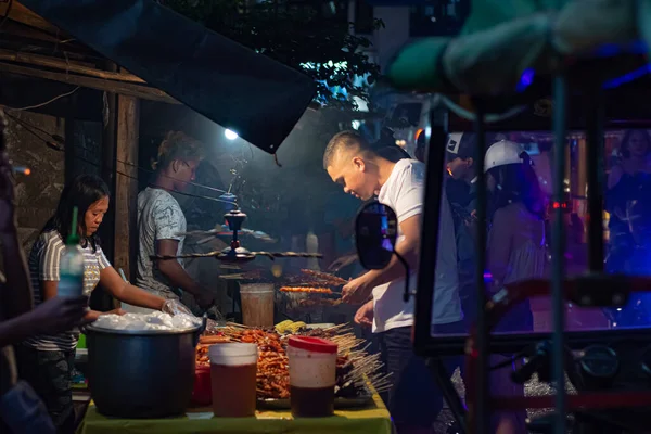 Sokak Yemeği Gece Sahnesi — Stok fotoğraf