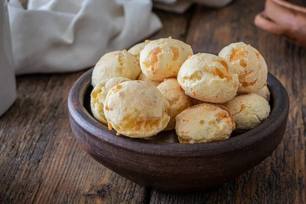 Chipa Brezilya usulü bir atıştırmalık peynirli ekmek, pao de queijo.