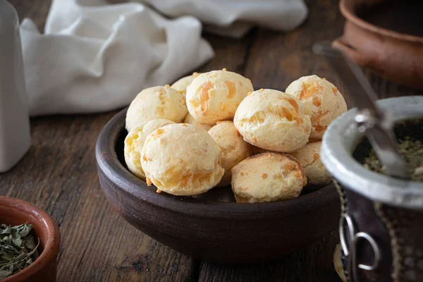 Chipa Brezilya usulü bir atıştırmalık peynirli ekmek, pao de queijo.