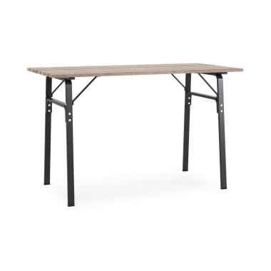 Bahçe, beyaz arka planda izole edilmiş dış mobilyalar. Tahta masa. Kırpma yolu dahil. 3B görüntüleme.