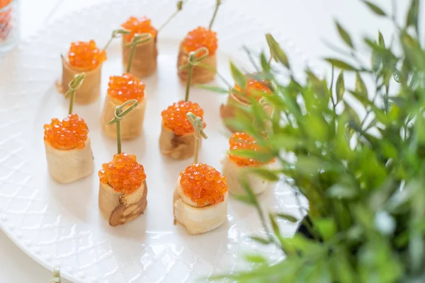 Aperitivo Com Caviar Vermelho — Fotografia de Stock