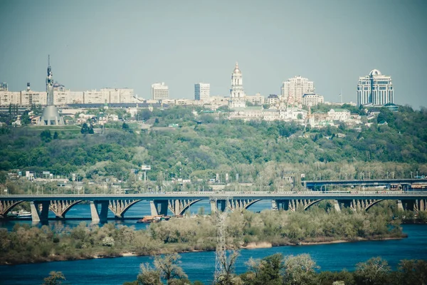 街と川の眺め — ストック写真