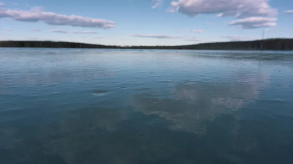 Tyrkysová Obloha Led Zamrzlého Jezera — Stock fotografie